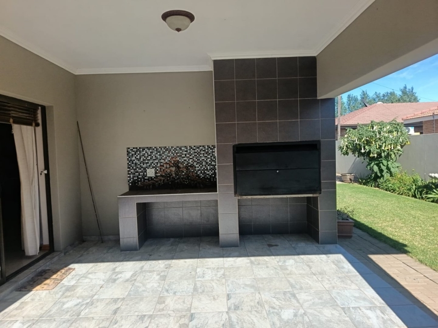 3 Bedroom Property for Sale in Hadison Park Northern Cape